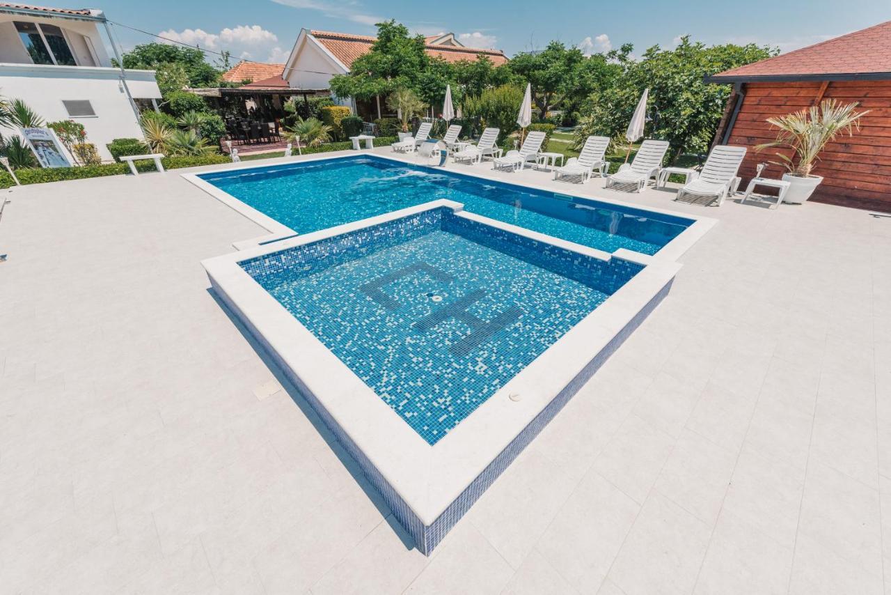 Christopher'S Apartments Ulcinj Exterior photo